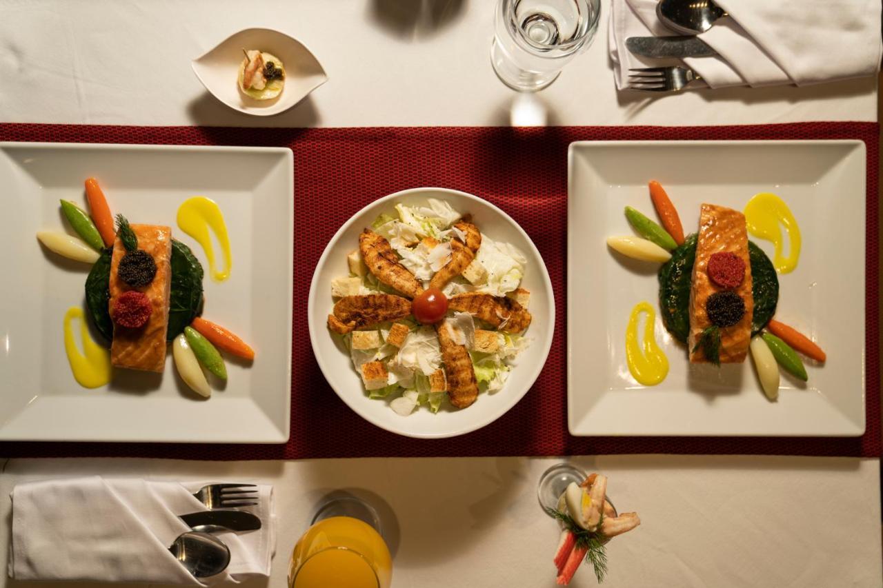 מלון עיין סוחנה Grand Ocean El Sokhna מראה חיצוני תמונה A meal prepared by a private chef