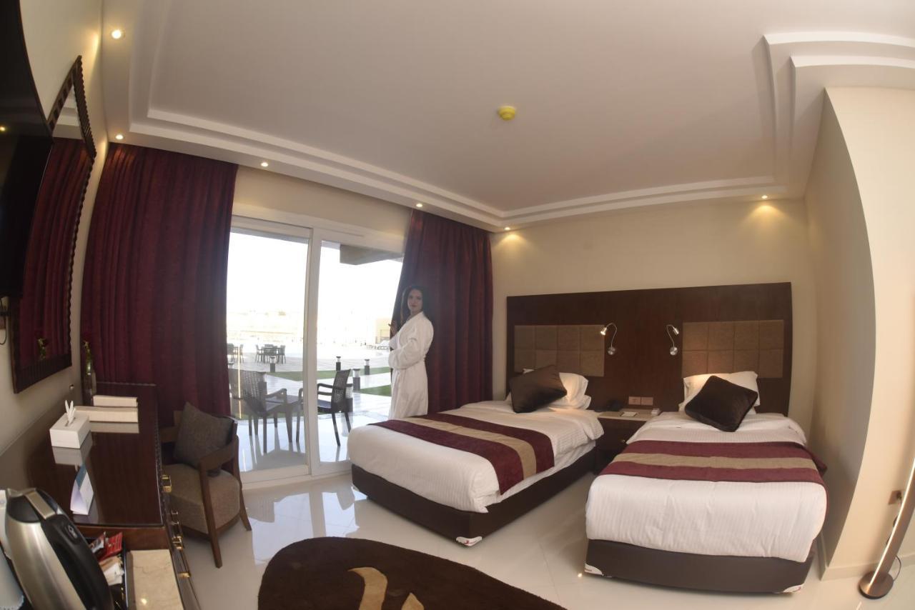 מלון עיין סוחנה Grand Ocean El Sokhna מראה חיצוני תמונה A room at the hotel